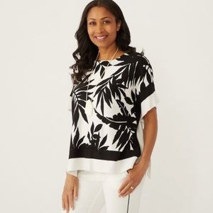 Nwt WYNNE LAYERS printed sweater knit poncho top